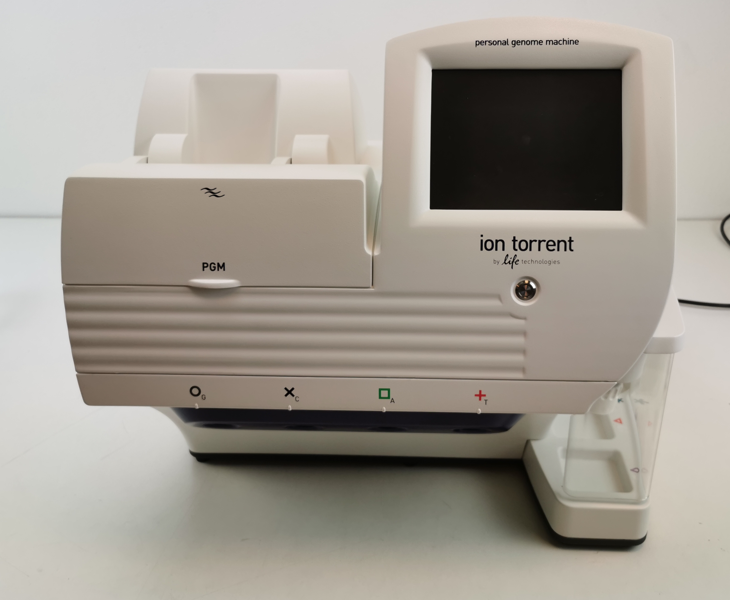 REUZEit - Ion Torrent 7467 Personal Genome PGM System